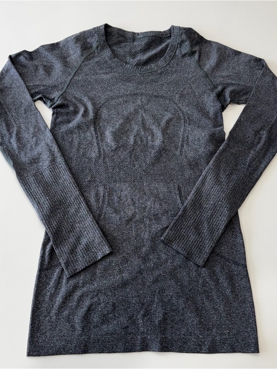 lululemon athletica Sweaters - Lululemon Swiftly Tech Tee Seamless Long-Sleeve - Charcoal